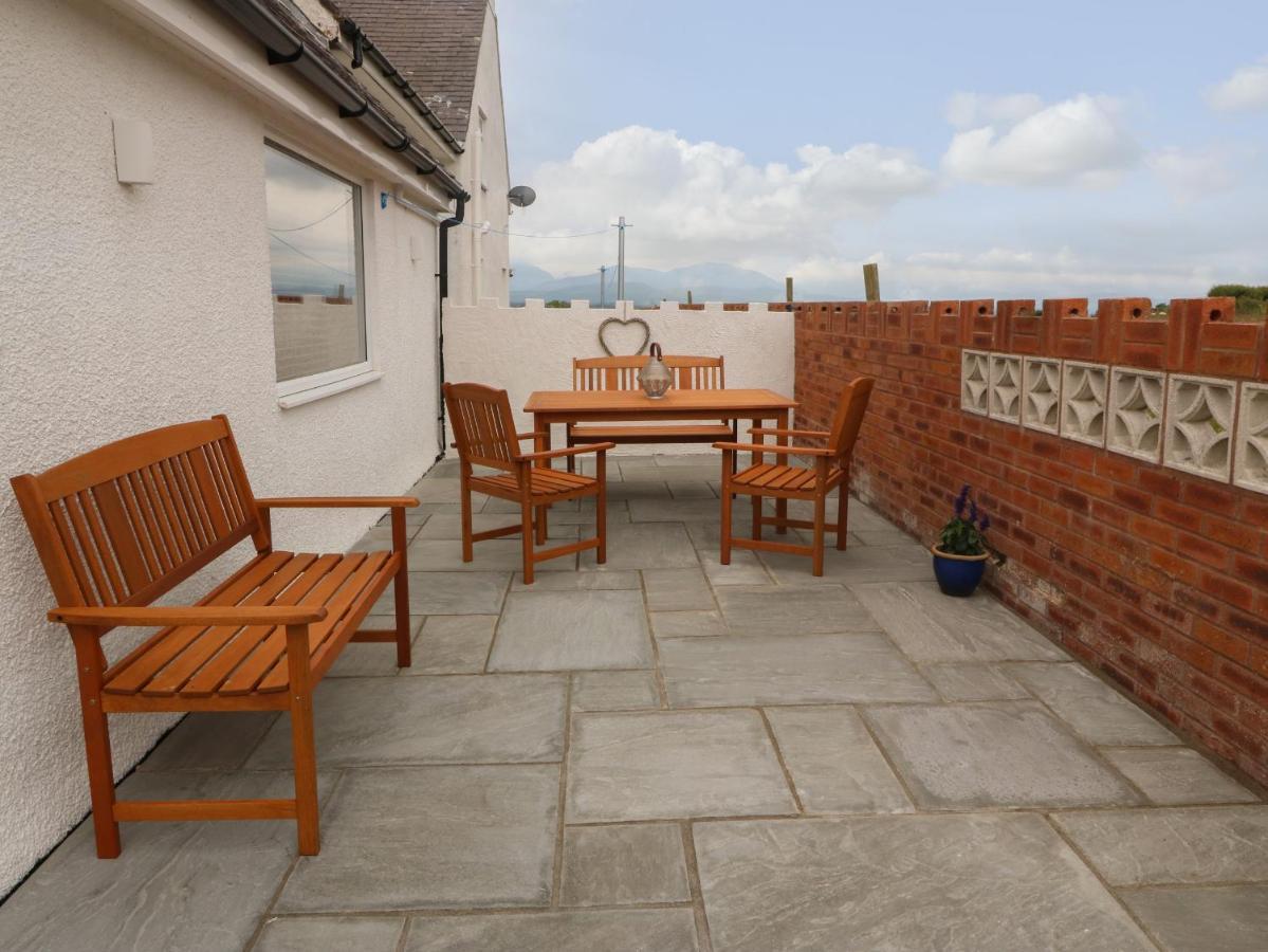 Bryn Eglwys Bach Villa Llanfairpwllgwyngyll Luaran gambar